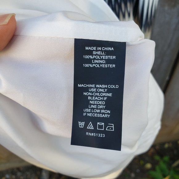 Vince Camuto Linear Echoes Print Dress - Size PXS - Picture 11 of 12